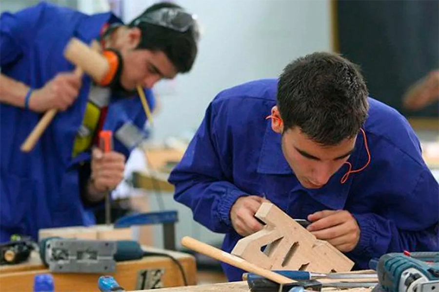 Ampl&iacute;an beneficios a empresas que contraten a titulares de asignaciones sociales. Ilustrativa