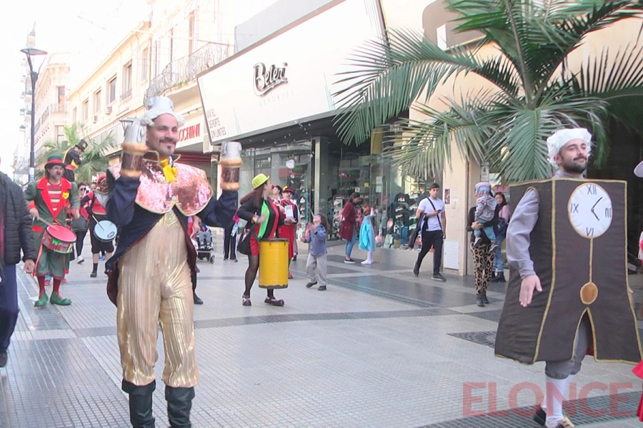El Murg&oacute;n del FEI recorri&oacute; Peatonal San Mart&iacute;n (foto Elonce)