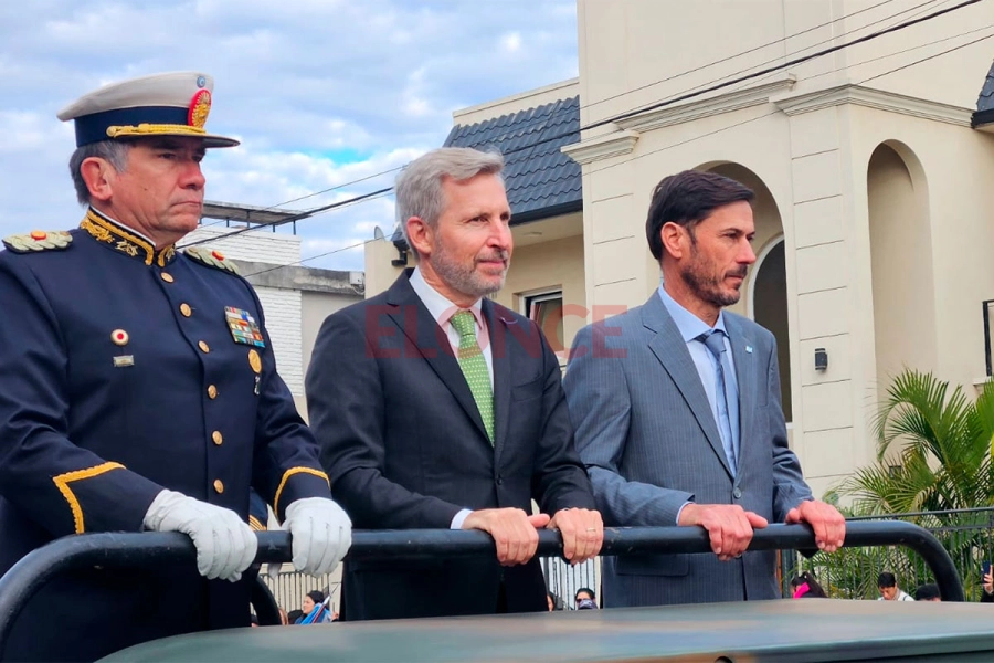 Frigerio encabez&oacute; el desfile del 9 de julio
