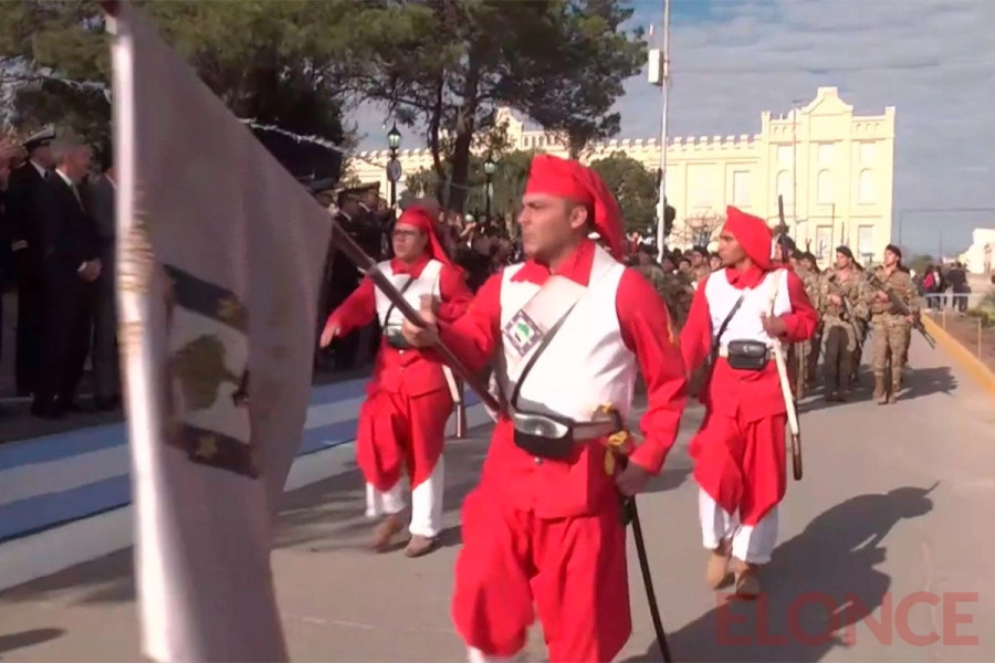 Un desfile cargado de emoci&oacute;n y orgullo familiar en Diamante por la Independencia