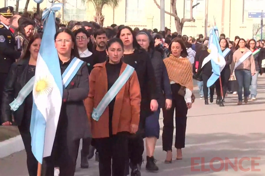 Un desfile cargado de emoci&oacute;n y orgullo familiar en Diamante por la Independencia