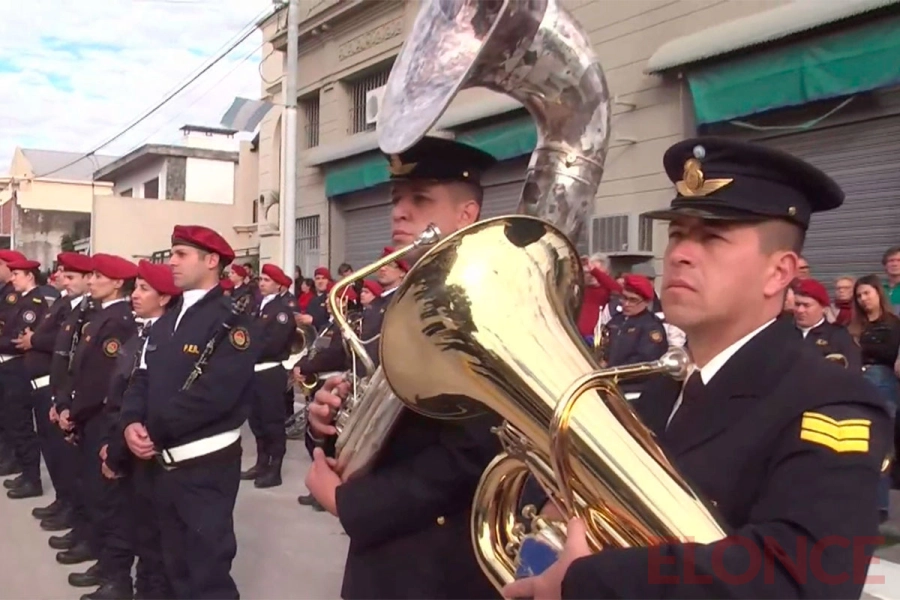 Un desfile cargado de emoci&oacute;n y orgullo familiar en Diamante por la Independencia