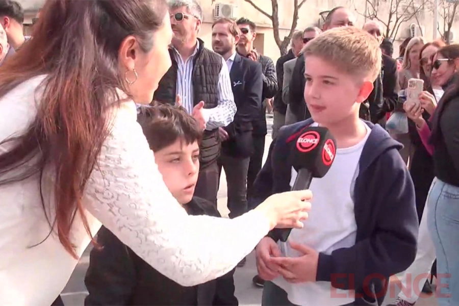 Un desfile cargado de emoci&oacute;n y orgullo familiar en Diamante por la Independencia