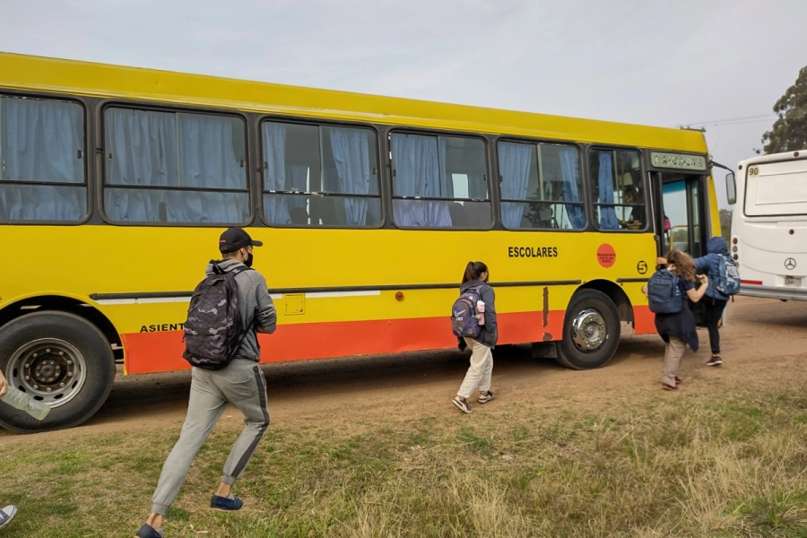 Garantizan recorridos escolares pese a recortes
