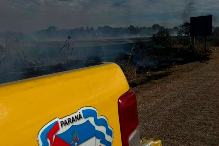 (Bomberos Voluntarios Paran&aacute;).