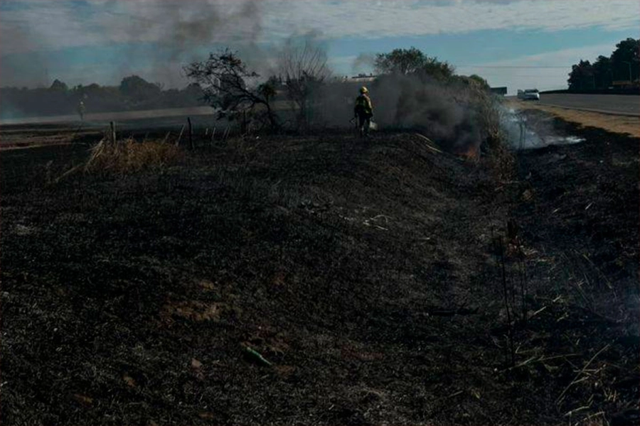 (Bomberos Voluntarios Paran&aacute;).