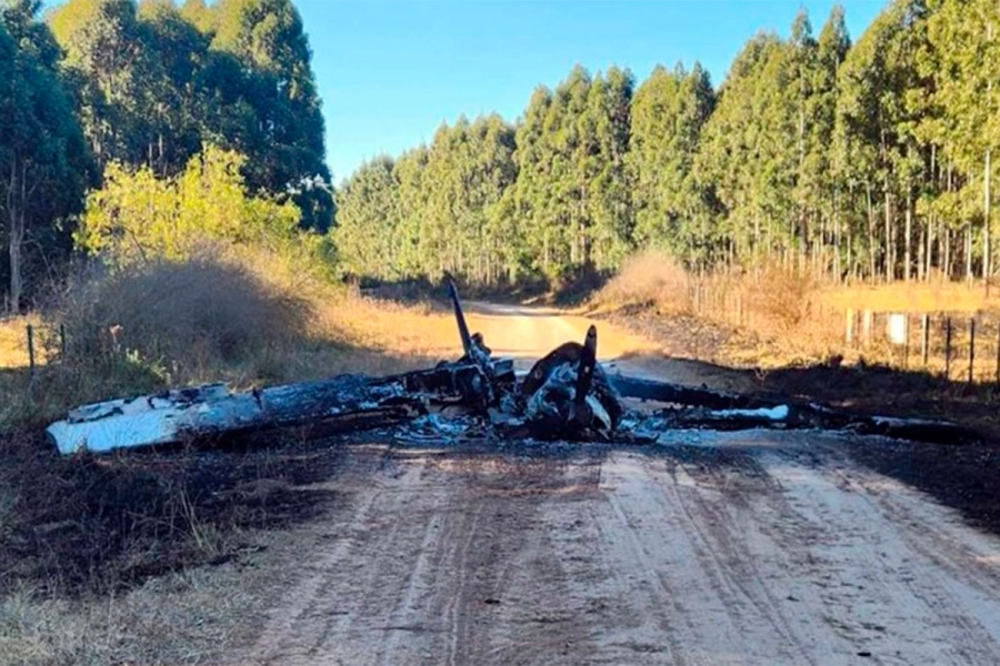 Avioneta hallada incendiada en campo