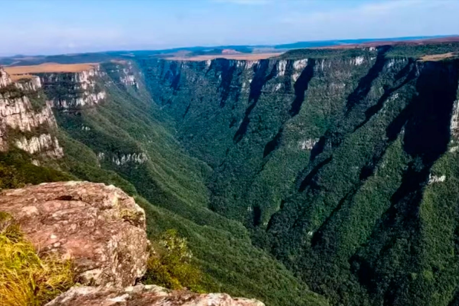 El ca&ntilde;&oacute;n de Fortaleza, en Cambar&aacute; do Sul, es erl mayor de Brasil. (Foto: gentileza Ayuntamiento de Cambar&aacute; do Sul).