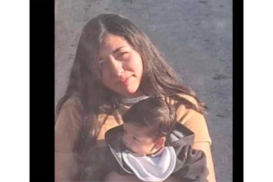 Melanie Espinosa, de 23 años; y su hijo Tadeo Antúnez, de 3 meses
