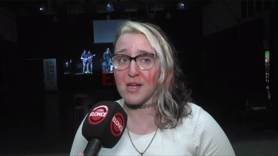 La m&aacute;nager del grupo. Foto: Elonce.