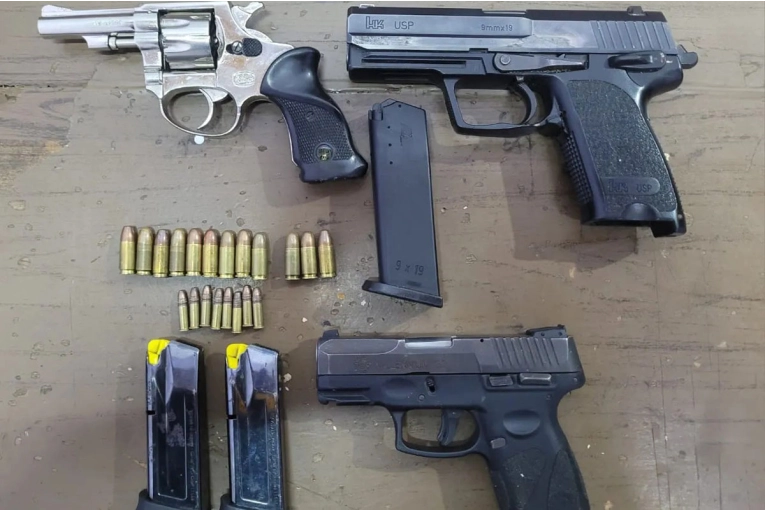 Detienen a dos hombres con armas de guerra en plena madrugada en Concordia