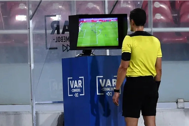El fútbol argentino tendrá VAR semiautomático desde 2027: cómo funcionará el sistema