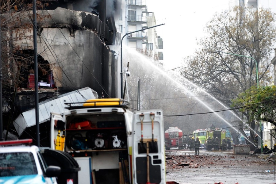 Incendio en La Plata (foto Mauricio Nievas)