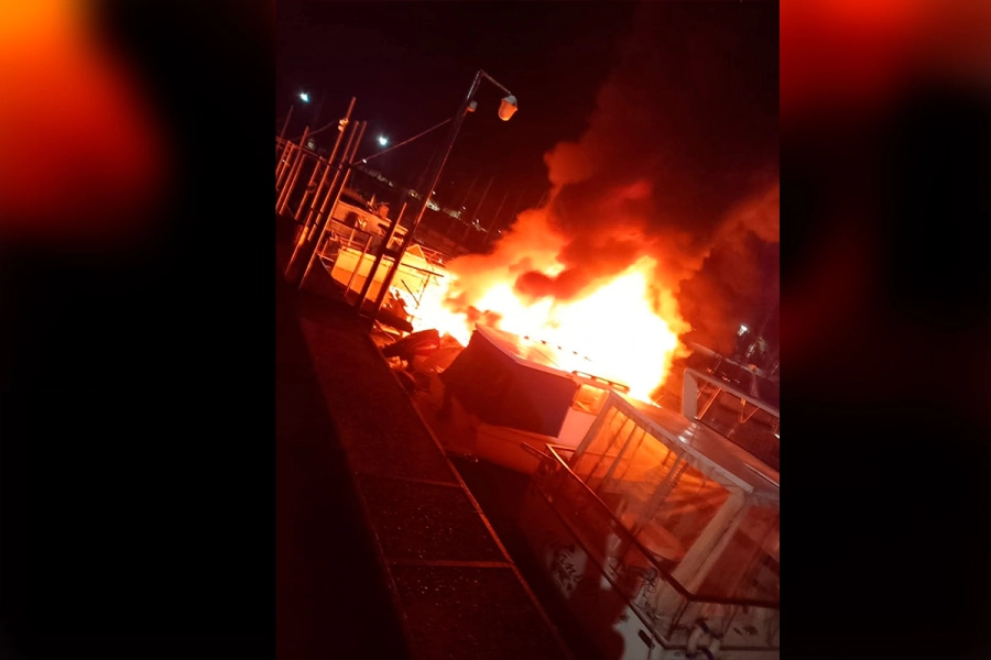 Incendio de embarcaciones en Club N&aacute;utico