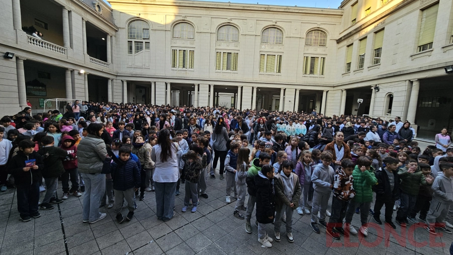 Regreso a clases en Escuela Normal de Paran&aacute; (foto Elonce)