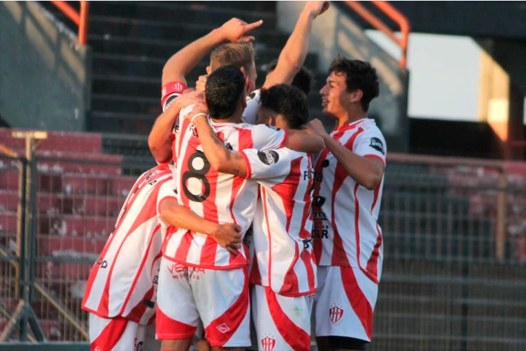 Paraná ganó el clásico ante Patronato y se metió en la final de la Liga Paranaense