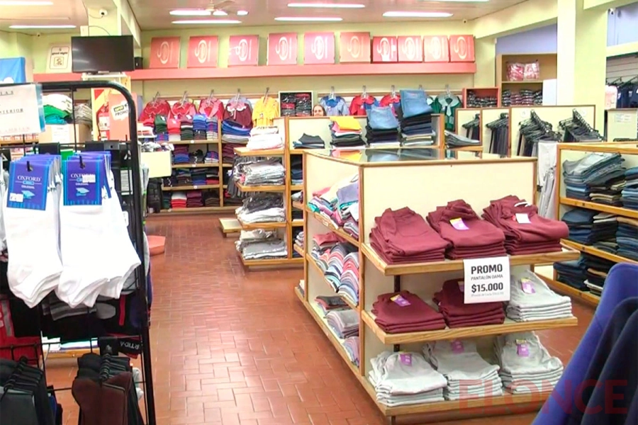 Aument&oacute; la venta de uniformes escolares y ropa de abrigo