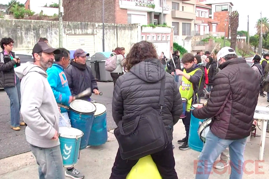 Reclamo ambiental en el CPC de Paran&aacute; (foto Elonce)