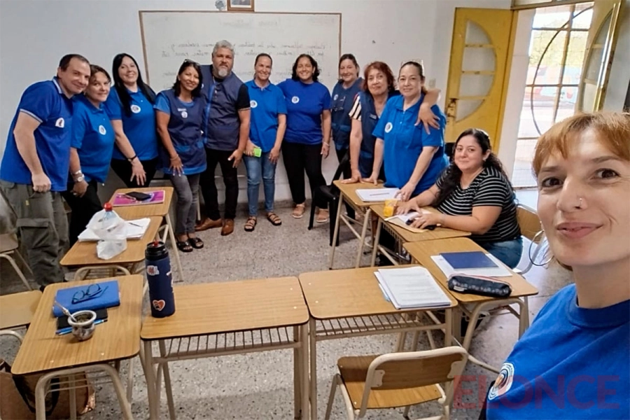 Dio clases 26a&ntilde;os en Paran&aacute;, no falt&oacute; nunca y se jubil&oacute;