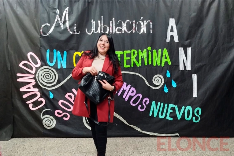 Dio clases 26 años en Paraná, no faltó nunca y se jubiló: “Estudiar de grande me cambió la vida”