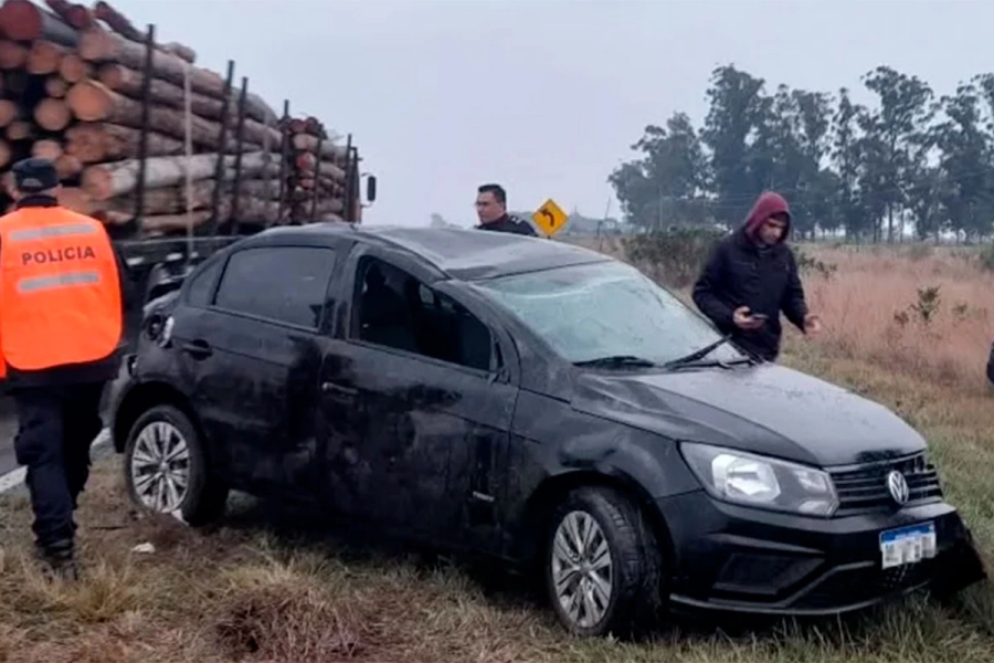 Conductor despist&oacute; y volc&oacute; sobre ruta 12
