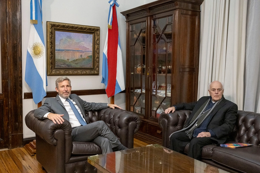 El gobernador Rogelio Frigerio recibi&oacute; a monse&ntilde;or Juan Alberto Puiggari
