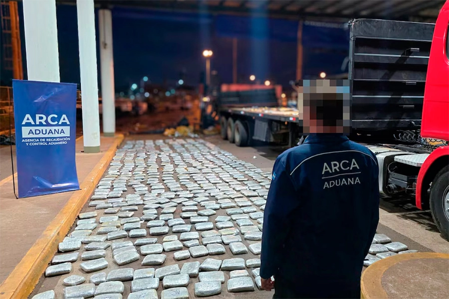 Marihuana incautada en Paso Fronterizo Posadas-Encarnaci&oacute;n. Aduana