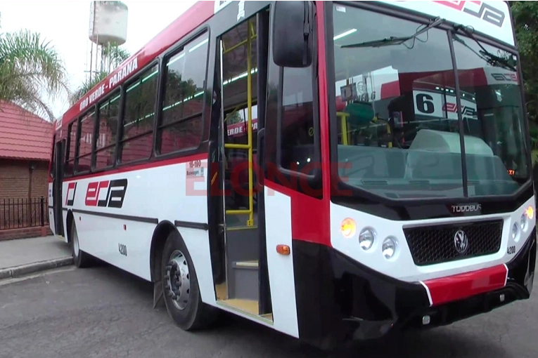 Transporte metropolitano: la Provincia avanza en una nueva licitación y analiza mejoras para el servicio