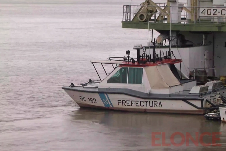 Suspenden la búsqueda del hombre que se arrojó al río Paraná por las condiciones climáticas