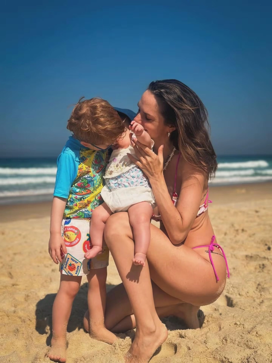Julieta Nair Calvo con sus hijo. Instagram