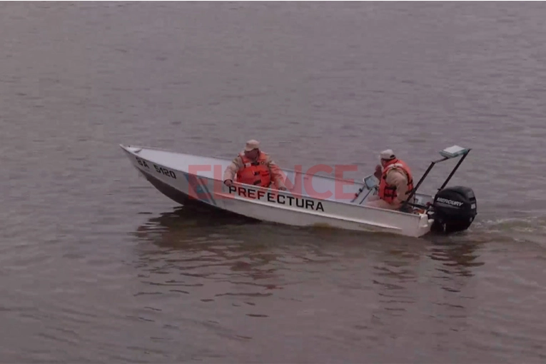 Retomaron la búsqueda del hombre que se arrojó al río en Paraná