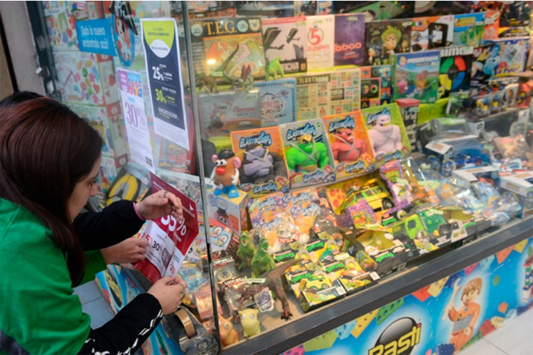 Día del Niño: las ventas minoristas bajaron 0,3% pese a promociones y cuotas