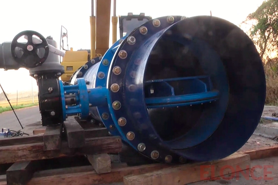 Colocan una v&aacute;lvula de 900 mil&iacute;metros en Paran&aacute;