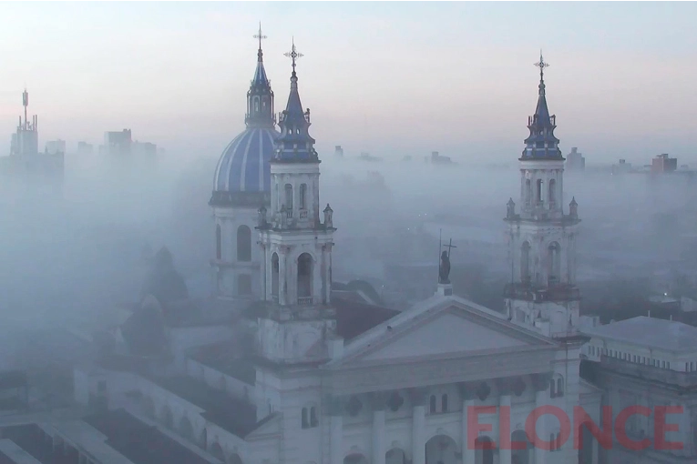Bancos de niebla generan condiciones de baja visibilidad en Paraná
