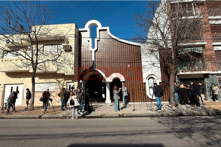Despiden a Alejandra “Locomotora” Oliveras en Santa Fe: testimonios