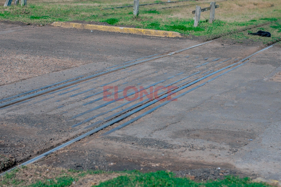 El cruce ferroviario intervenido en San Salvador (foto Elonce)