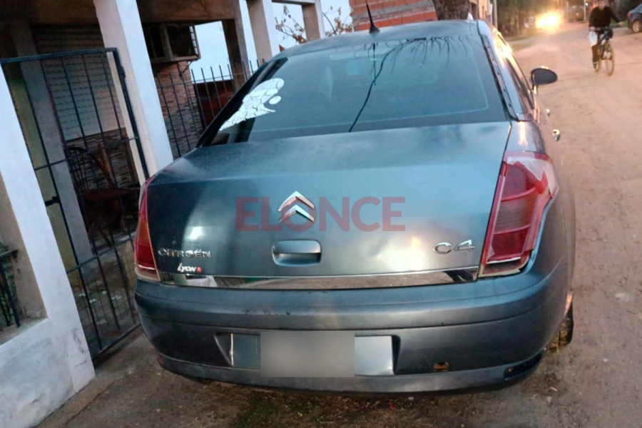 La víctima logró recuperar el auto que había entregado (foto Departamental Policial de Federal)