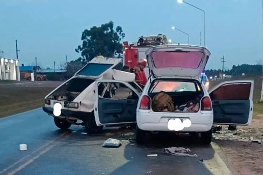 Cinco heridos, entre ellos una niña, tras fuerte choque entre dos autos