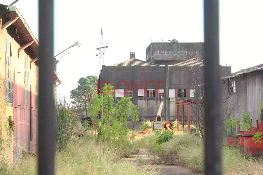 La a&ntilde;oranza de un pescador por el puerto de Paran&aacute;