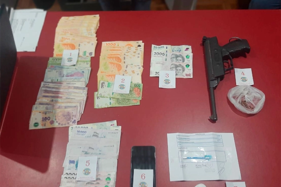 Secuestran coca&iacute;na, dinero y un arma modificada en un allanamiento en Villaguay