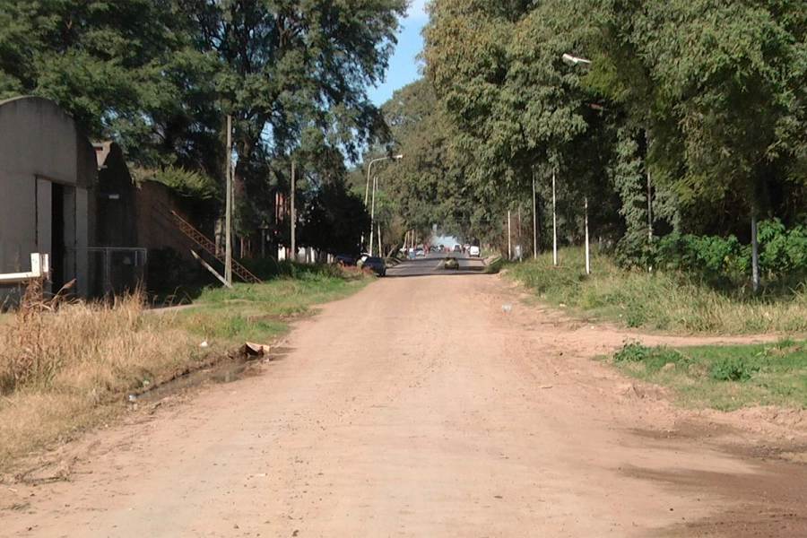 Vecinos del barrio 120 Viviendas solicitan mejoras en calles