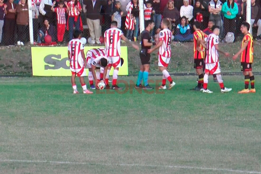 El momento de la expulsi&oacute;n de Migueles. Foto: Elonce.