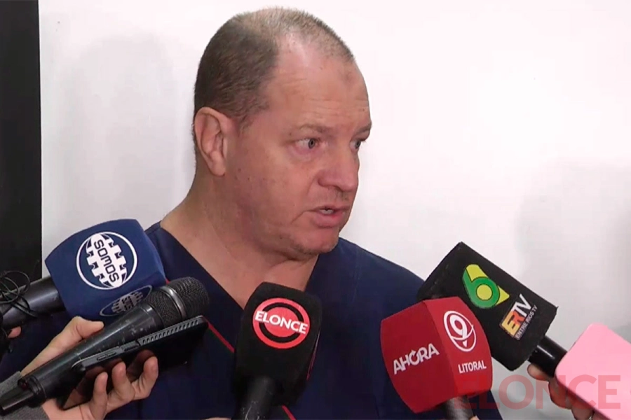 Jefe del servicio de Terapia Intensiva del hospital, Hern&aacute;n Jim&eacute;nez