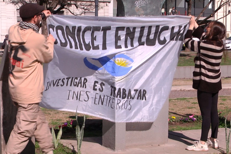 Cient&iacute;ficos del CONICET de Paran&aacute; realizaron una asamblea abierta en defensa de la ciencia