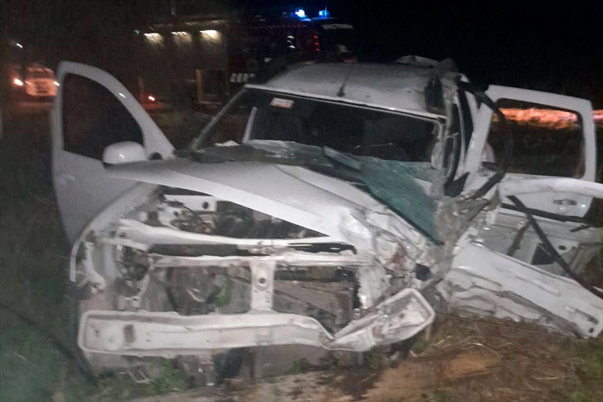 Dos vehículos chocaron de frente en la Ruta 11. Dos vehículos chocaron de frente en la Ruta 11.