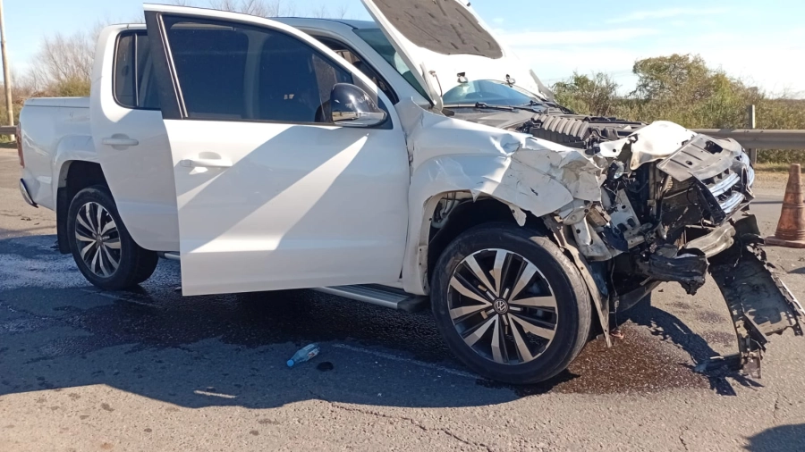 La otra camioneta involucrada en el accidente. Foto: Bomberos Voluntarios de Ceibas.