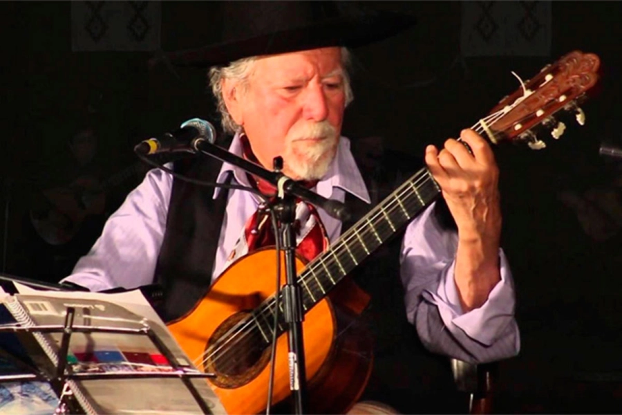 V&iacute;ctor Vel&aacute;zquez