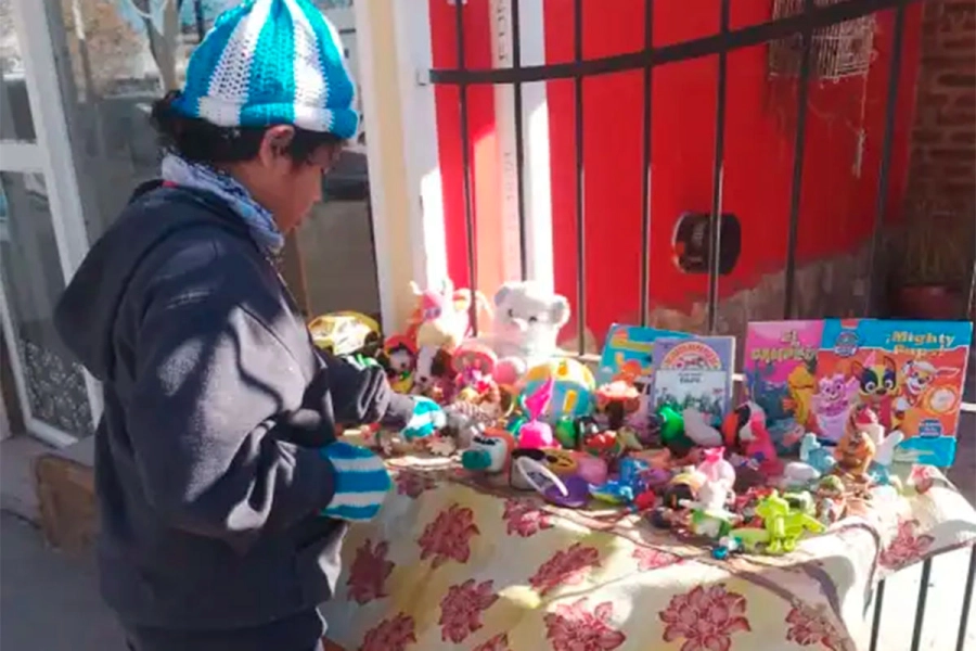Nene regal&oacute; sus juguetes para que ningún chico se quede sin uno - Diario R&iacute;o Negro