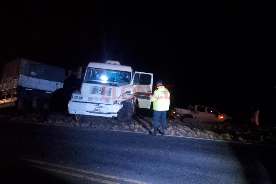Choque y vuelco en el enlace vial Victoria-Rosario