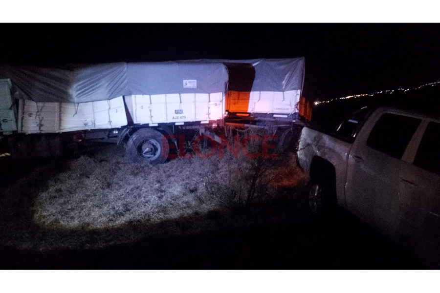 Choque y vuelco en el enlace vial Victoria-Rosario